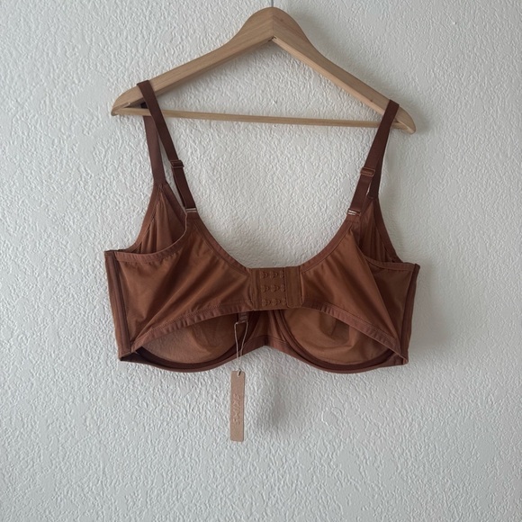 Skims ultra fine mesh scoop bra in bronze - Picture 7 of 8